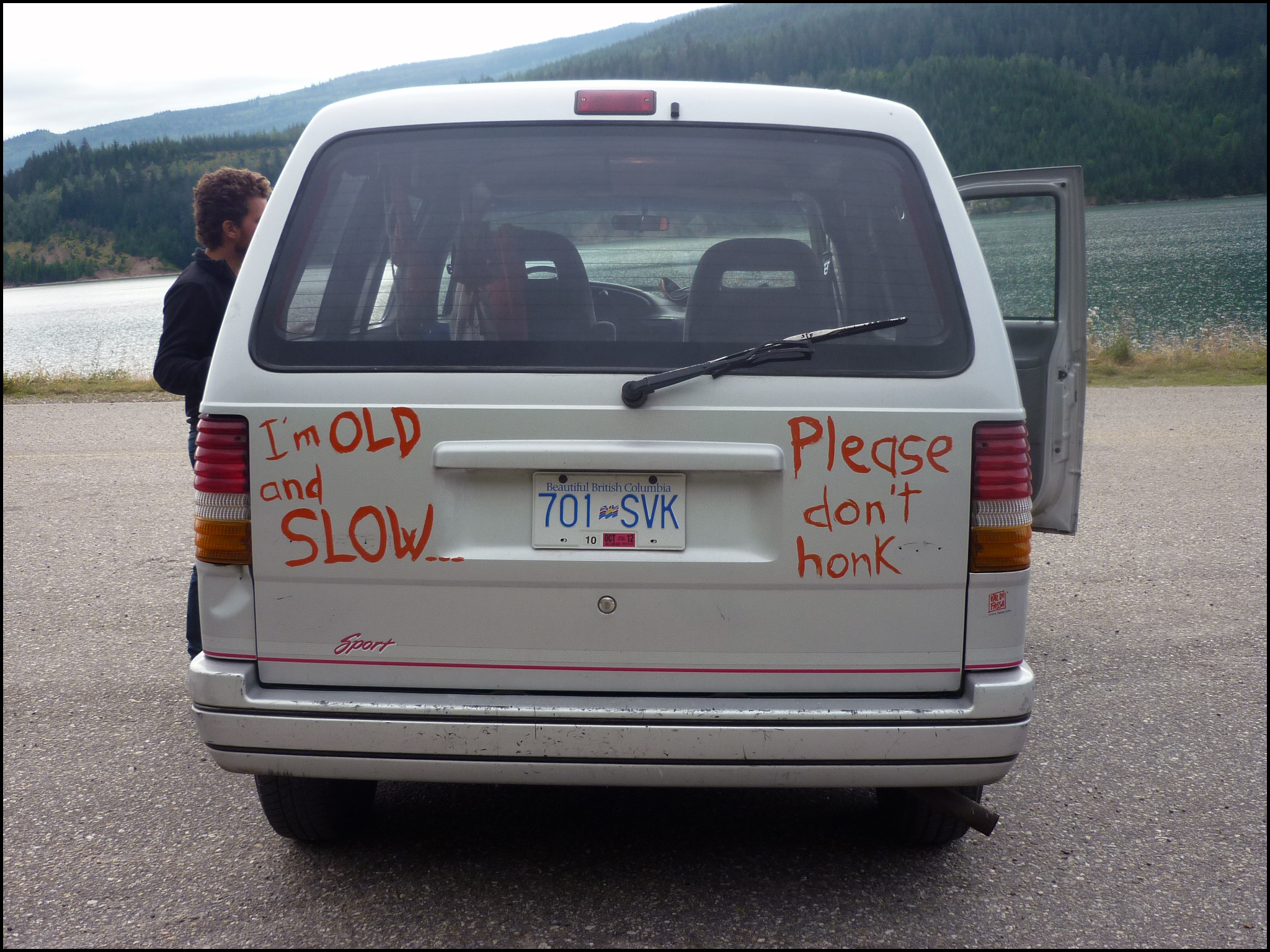 I'm old and slow, please don't honk -  
Viaggiare e cantare in Canada con lentezza